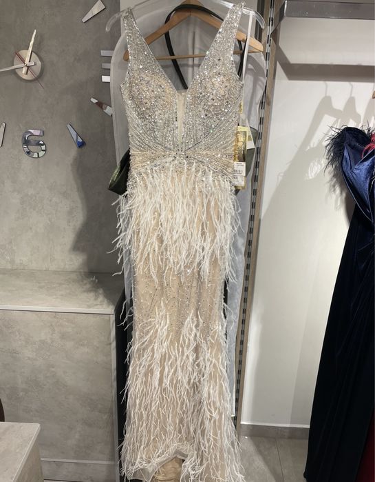 Бална рокля с камъни