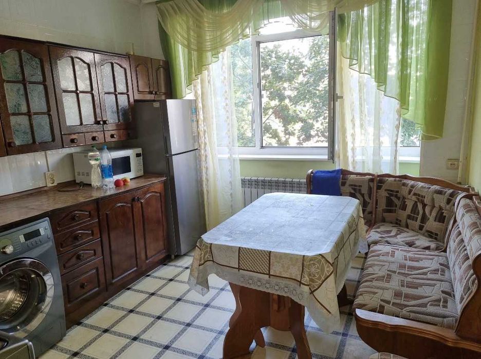 Дава се под наем Двустаен апартамент в София, Банишора - 80 кв.м за 325 € - Снимка #1