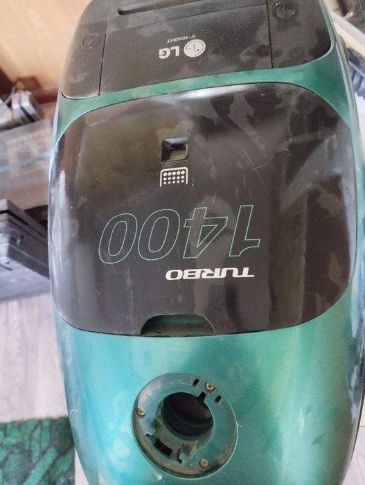 Продам пылесос LG турбо 1400