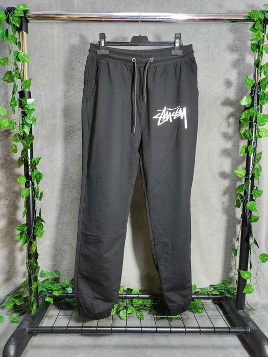 Pantaloni Stussy marimea XS