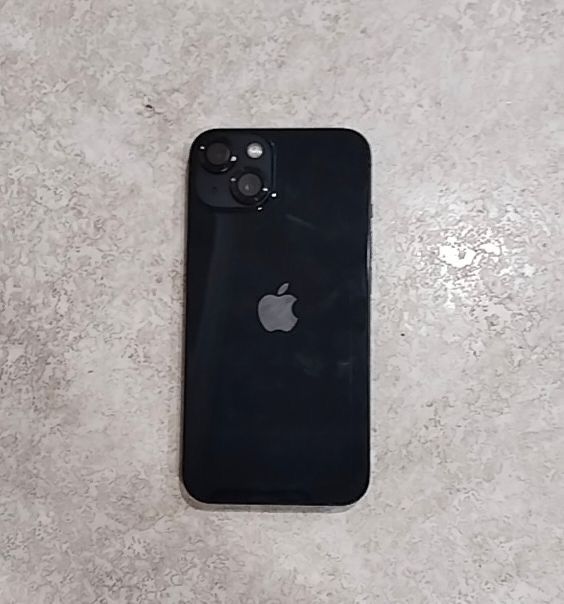 Продам айфон 13 128 гб