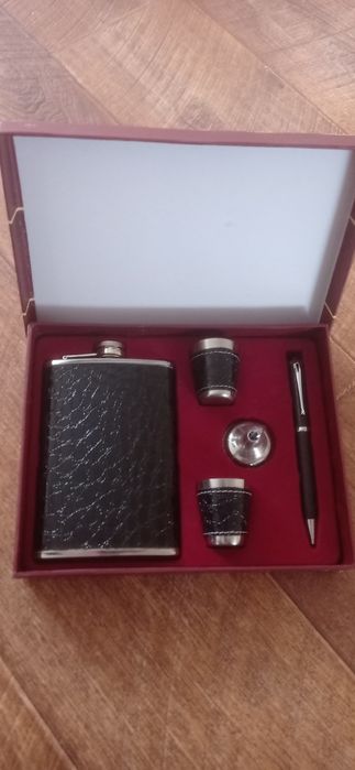 Подарочный набор. Фляжка . 2 шт