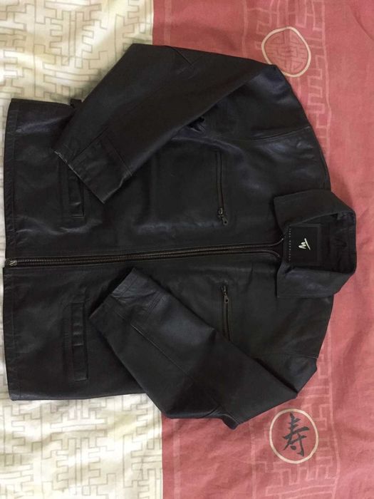 Мъжко черно яке от естествена телешка кожа