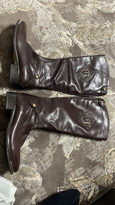 Дамски ботуши чисто нови