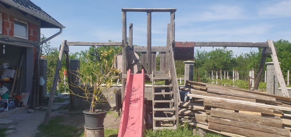 Vand spatiu de joaca