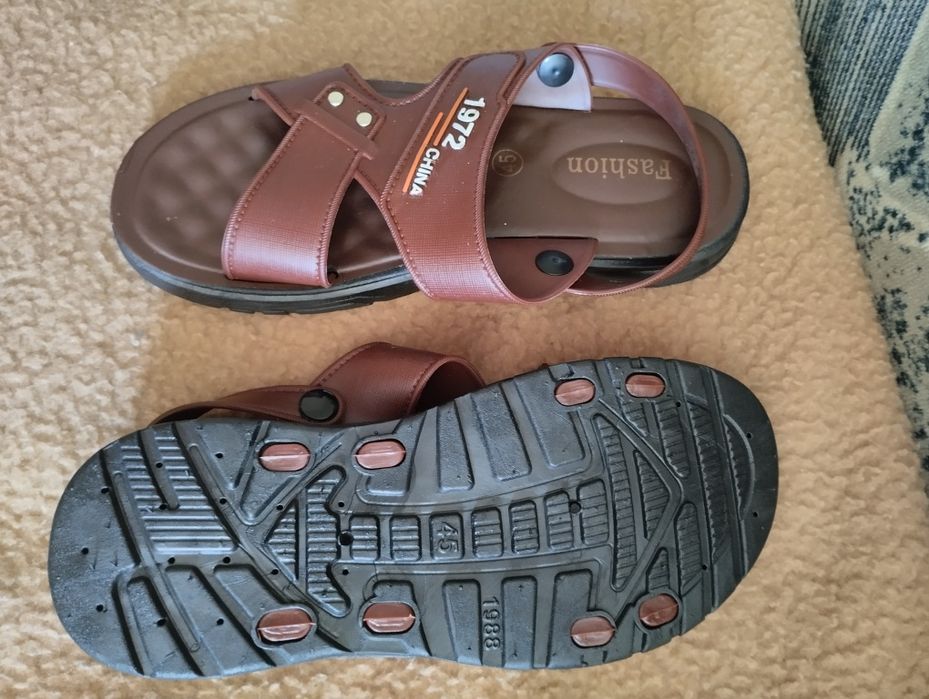 Сланцы  с задниками и без, новые