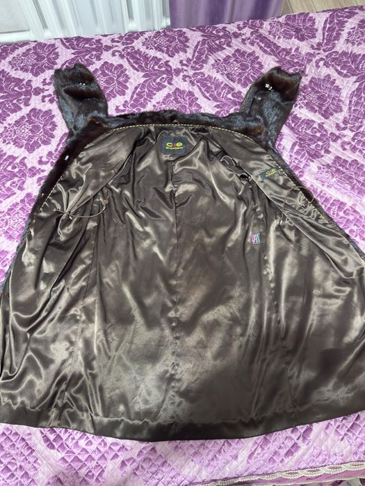 Сатылады. Норковые шубы 44 и 46 размеры.