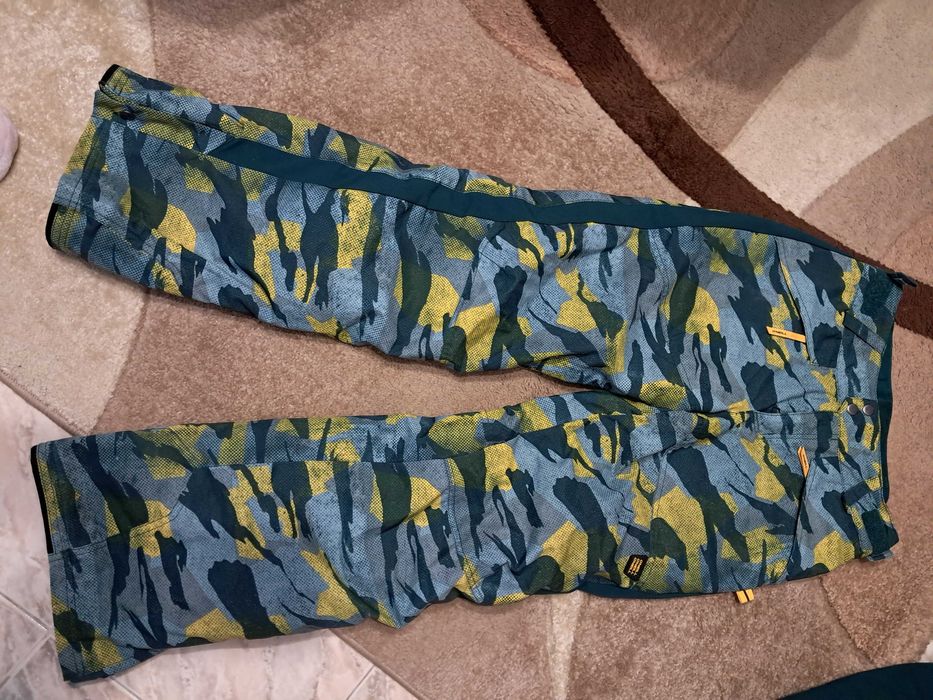 Юношески ски екип O' Neill