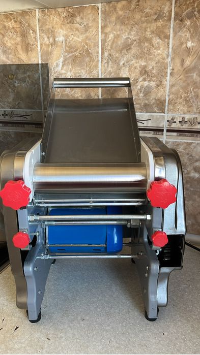 Продам тестораскаточную машинку 2 в 1