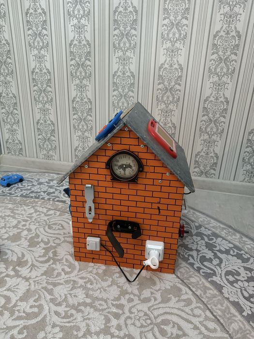 Продам  детский  домик  развивающая  игрушка