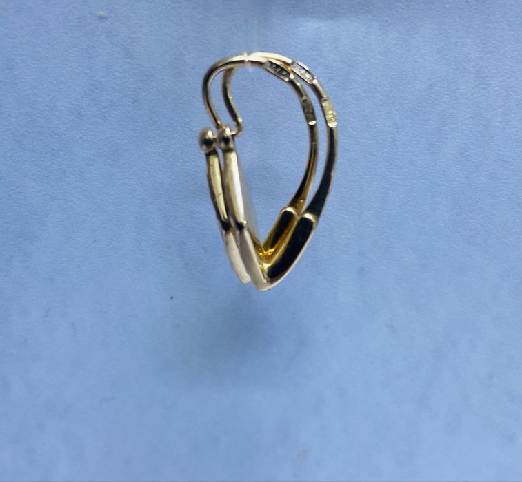 Серьги 3,7гр.Лот:877-464.Г Атырау Вокзал маны 3а,25а