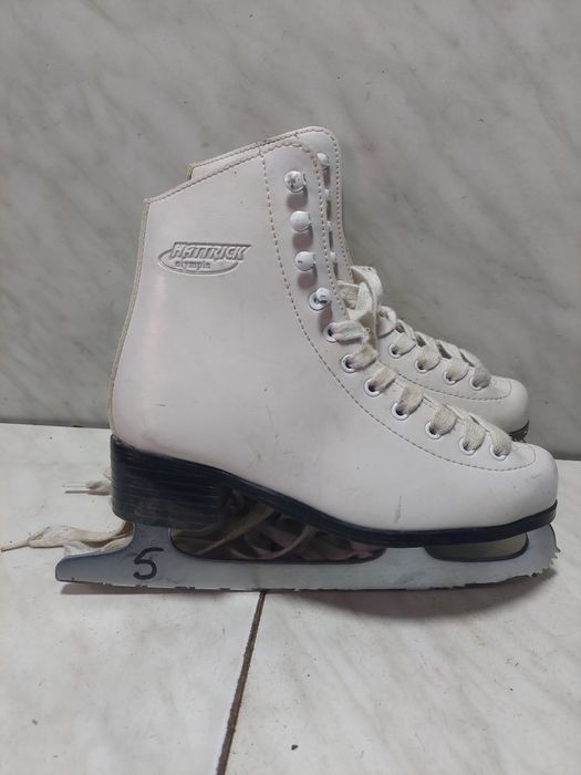 Patine gheata 5 patinaj artistic Hattrick marime 36 (23 cm)
