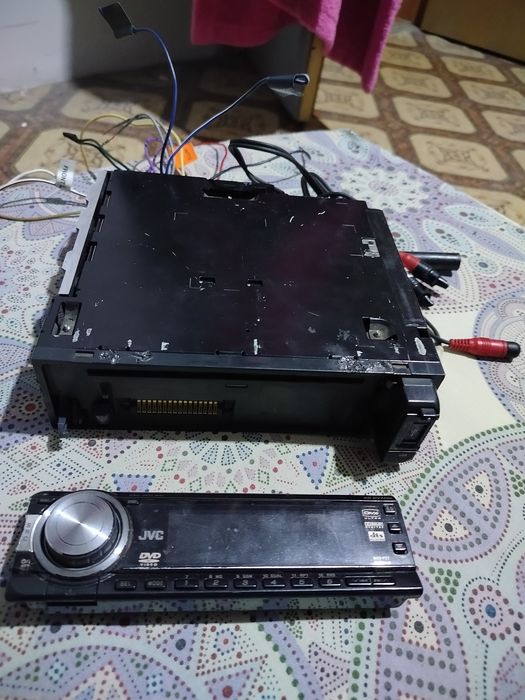 Продам магнитолу JVC