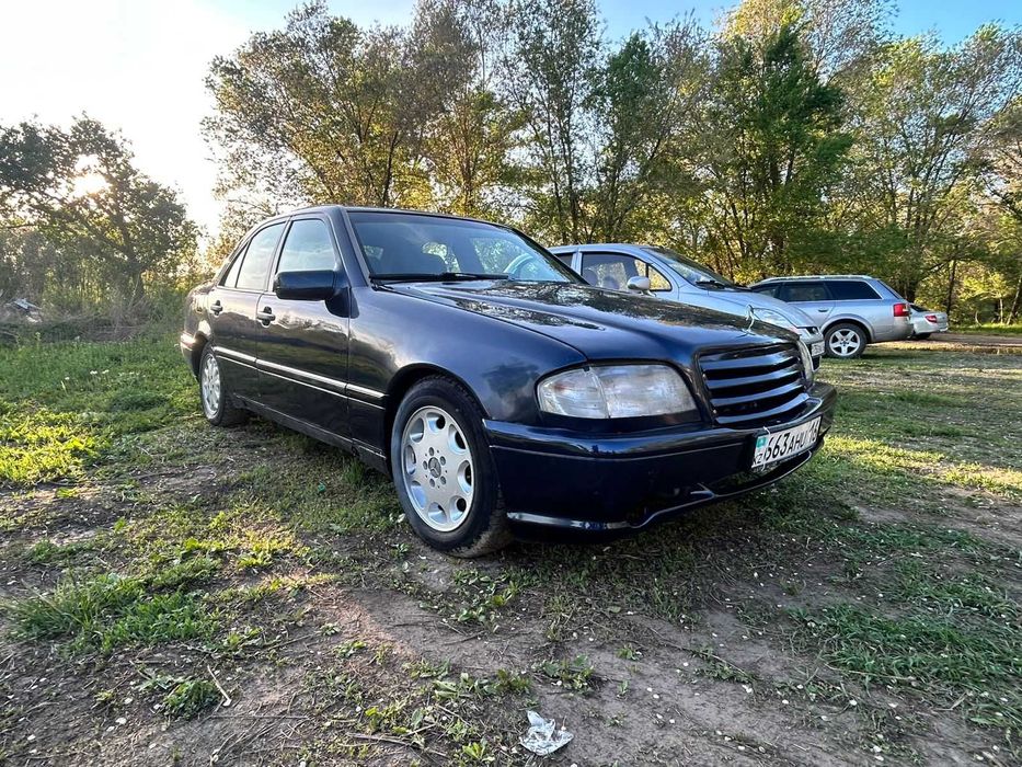 Mercedes Benz  C200