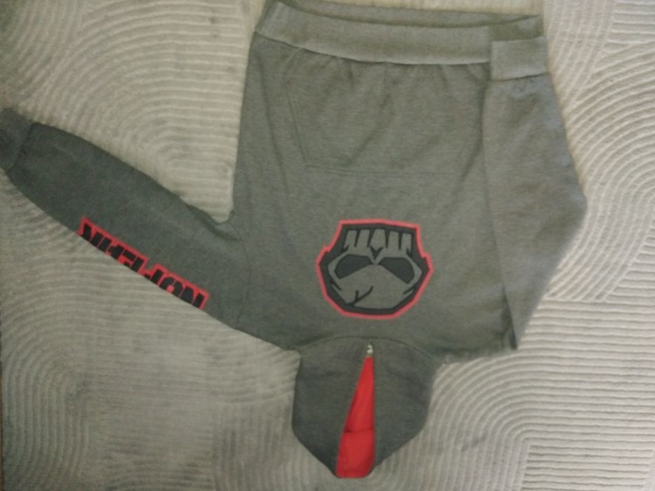 Блузи и пуловери за момче 146 см.