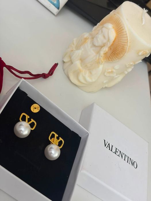 Cercei Valentino cu perla ,noi