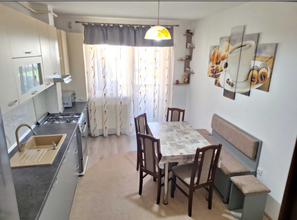 Proprietar-vanzare apartament spatios 2 camere in Subcetate Sanpetru cu loc de parcare inclus
