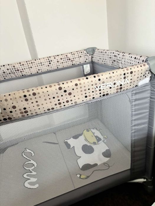 Продавам чисто нова бебешка кошара