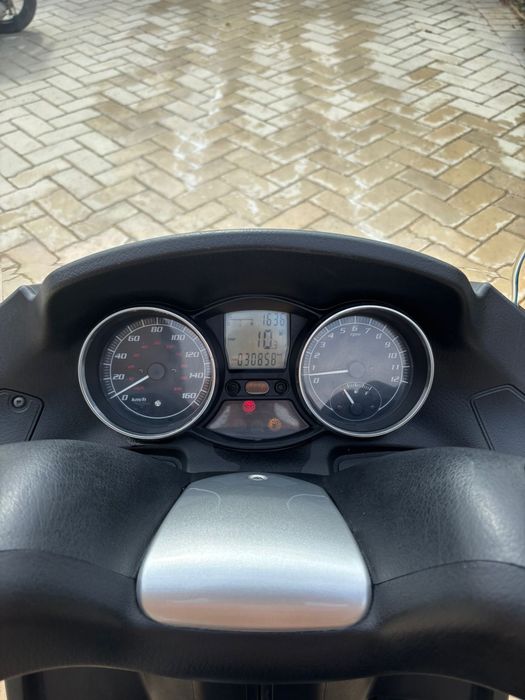 Scuter piaggio mp3 250 cv