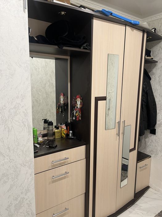 Продам прихожку срочно