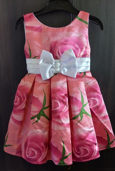 Три броя детски рокли за празник