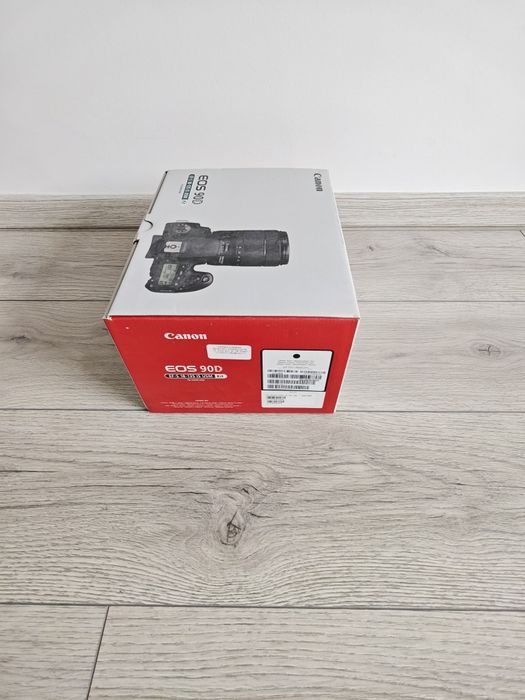VAND Aparat foto CANON EOS 90D DSLR 32.5MP 4K KIT cu Obiectiv 18-135mm IS Nano USM
