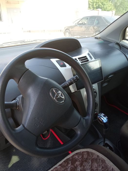 Продам Ярис 2005 года автомат