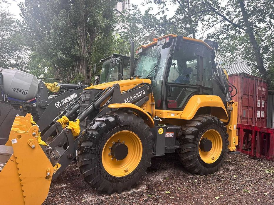 Экскаватор-погрузчик XCMG XC8-S3570