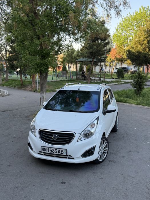 Продаётся спарк 2012 идеал 3 позиция фулл механика