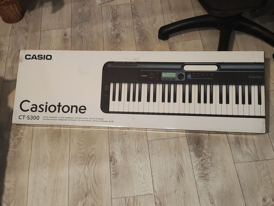 Синтезатор / Фортепиано / Пианино - Casio CT-S300