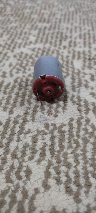 Моторчик от игрушек