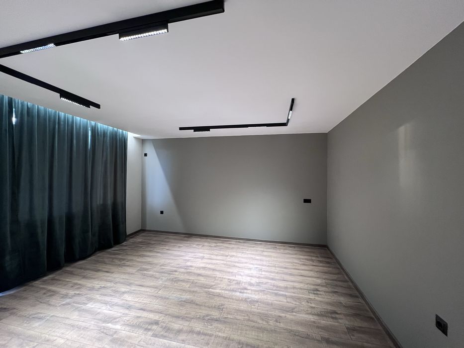 Продава се Четиристаен апартамент в Плевен, 9-ти квартал - 107 кв.м за 1234 €/кв.м - Снимка #15