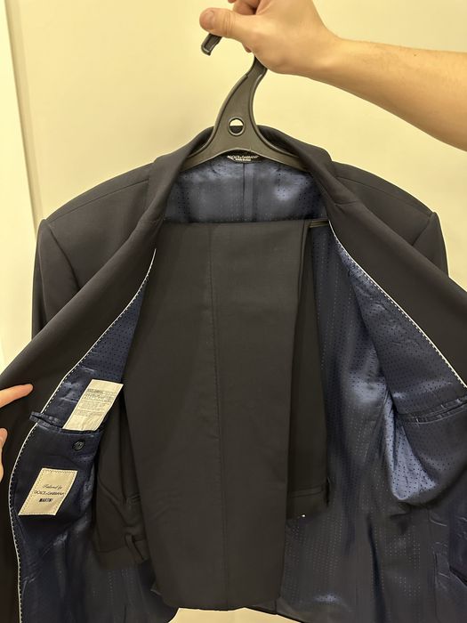 Продаю костюм DOLCE GABANNA