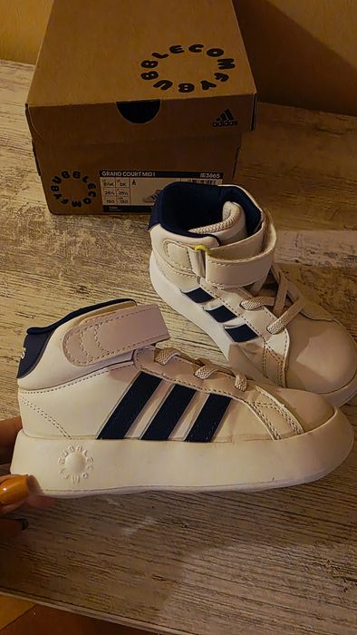 Incaltaminte adidas 25