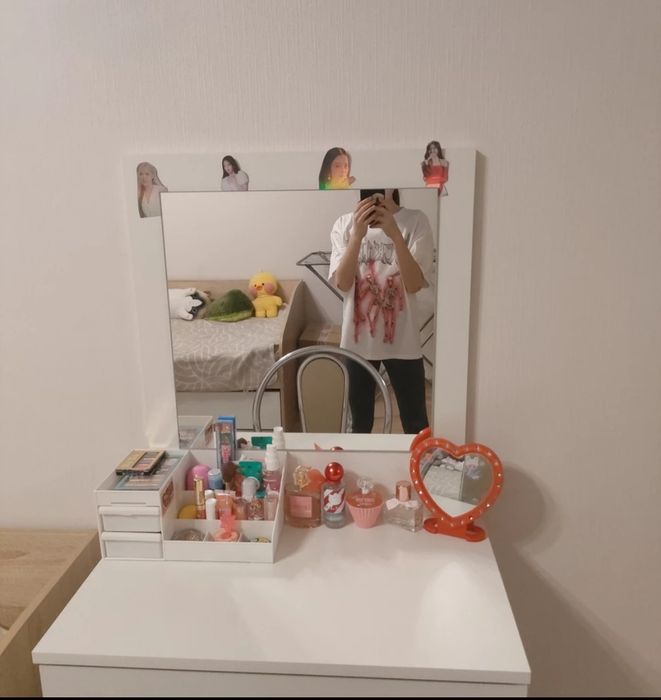 Туалетный столик с зеркалом Oynali kiyinish stoli