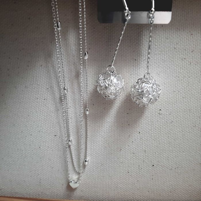 Промо на Ново  Дамско колие с висящи обеци