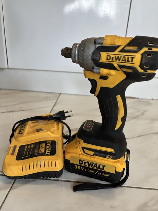 Гайковер Dewalt