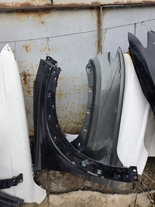 Продам крылья на разные марки авто