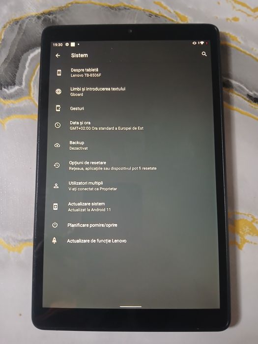 Vând tableta Lenovo