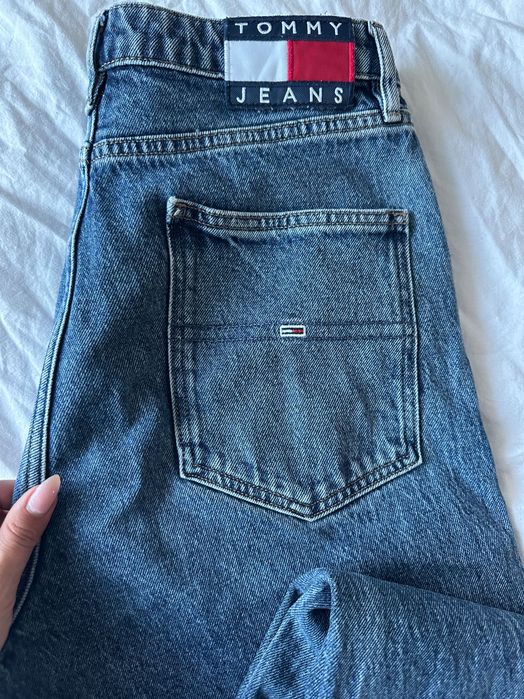 Дaмски дънки , пола и комплект Tommy jeans