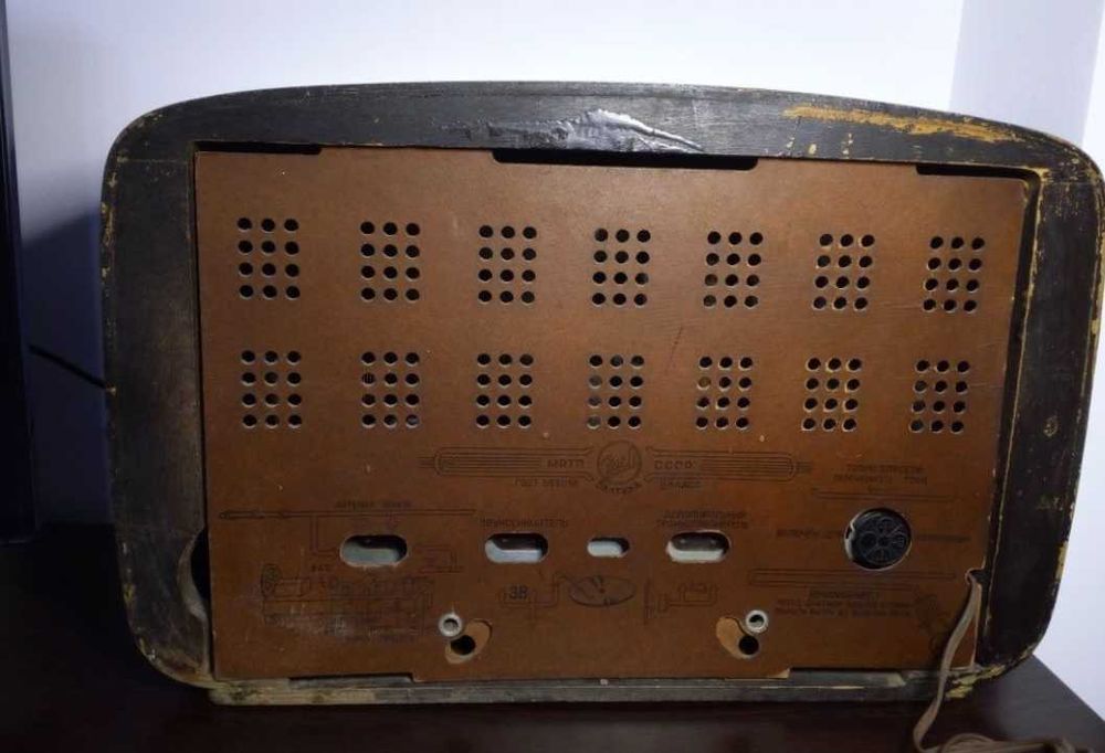 Radio cu lămpi Baltika,Baltica anii 50, Rusesc,de colectie, Functional