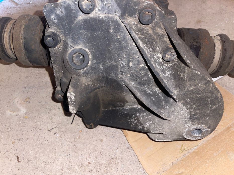 Vând cardan + differential BMW f320i manual 2012 separat sau împreună