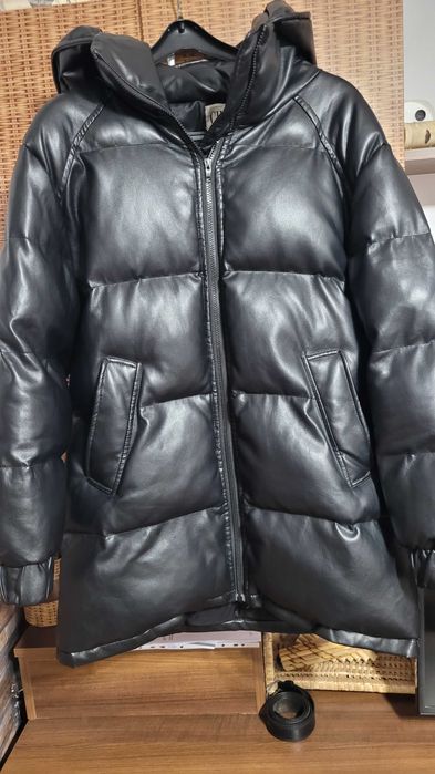 Geaca neagra model deosebit M