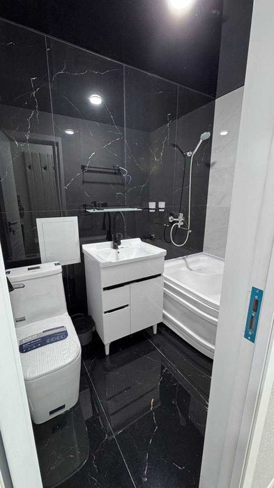 СРОЧНО !! Продается квартира в Яшнабаде 1/2/8 ( 45кв/м ) ЖК AZIA HOUSE