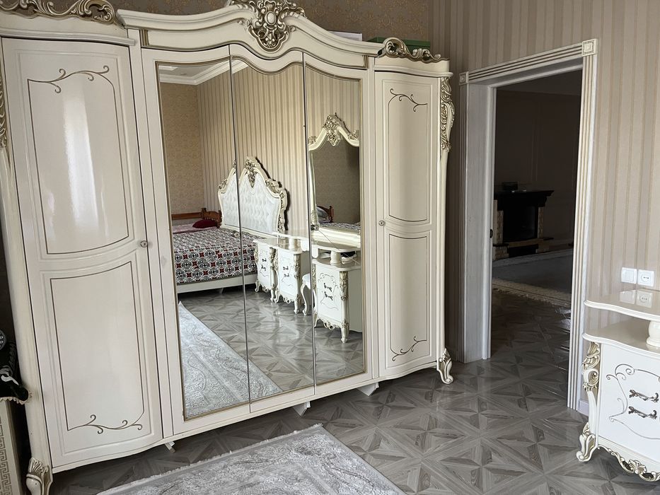 Спальный гарнитур сатылады