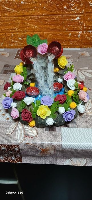 Cascada disain cu led și trandafiri de săpun