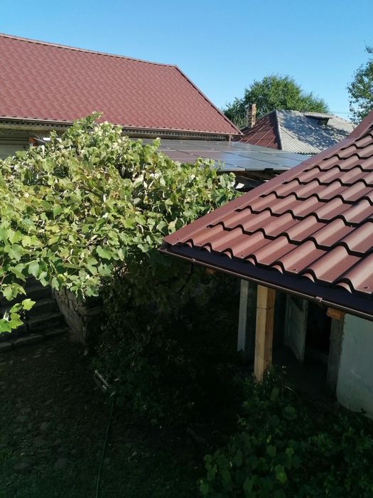 Casă cu teren 1.200 mp, panouri solare 3 kW – Soveja, Vrancea