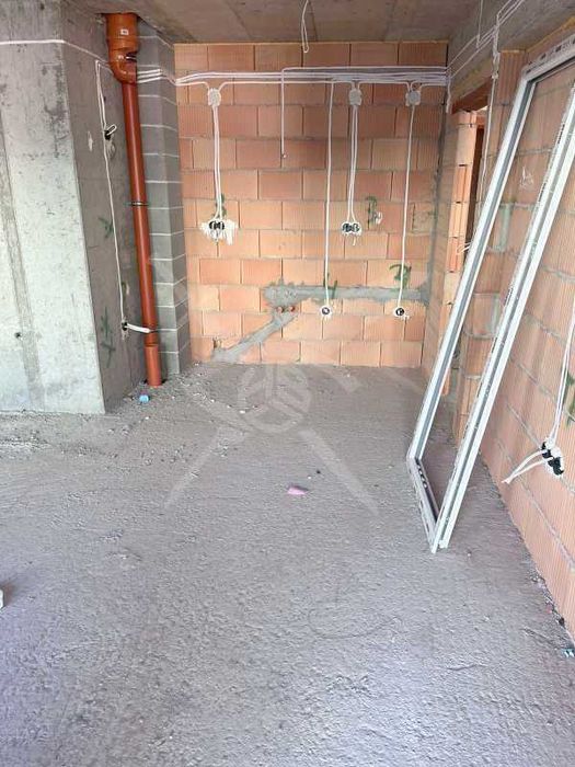 Продава се Двустаен апартамент в Бургас, Славейков - 62 кв.м за 1130 €/кв.м - Снимка #1