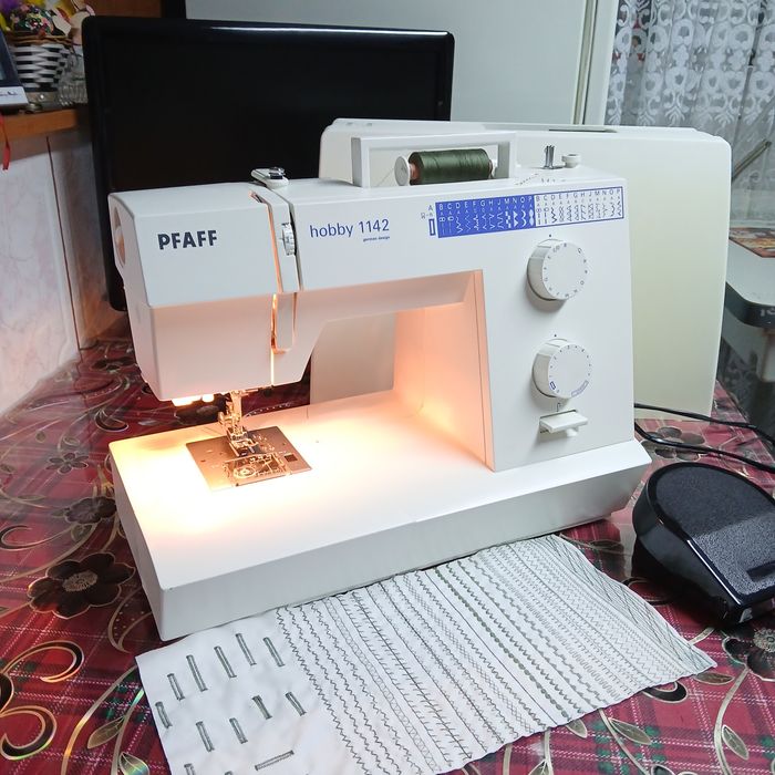 Masina de cusut PFAFF 1142 cu butoniera automata dintr-un singur pas