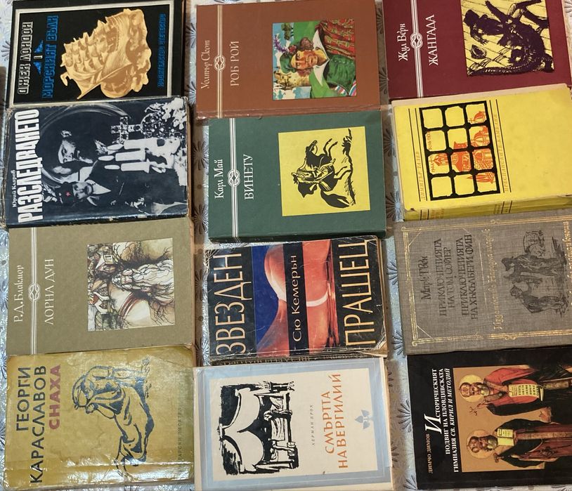 Голяма домашна библиотека (800-1000 книги) – Продажба само накуп!